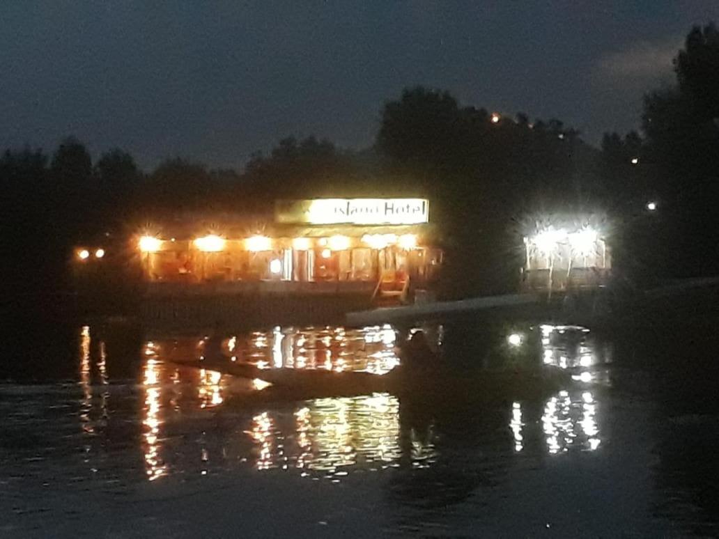 Apartament Island Srīnagar Zewnętrze zdjęcie