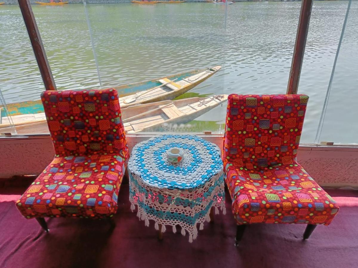 Apartament Island Srīnagar Zewnętrze zdjęcie