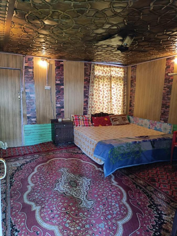 Apartament Island Srīnagar Zewnętrze zdjęcie